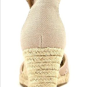 Medium pink short wedges